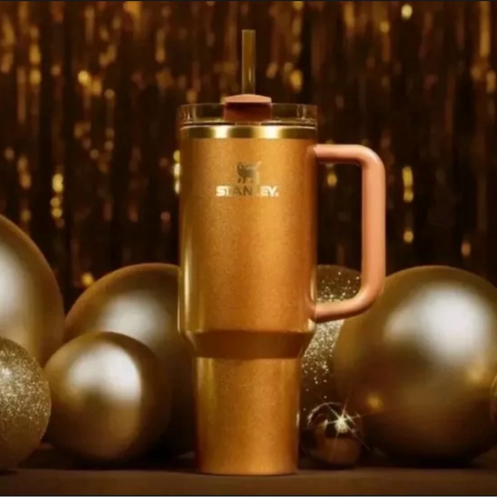 STANLEY QUENCHER H2.0 FLOWSTATE™ TUMBLER | 40 OZ LIMITED EDITION COPPER TINSEL